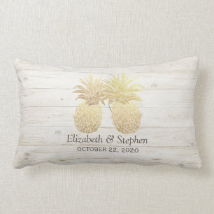 Coussin Rectangle Wedding shower Golden Pineappy Couple Rustic Wood