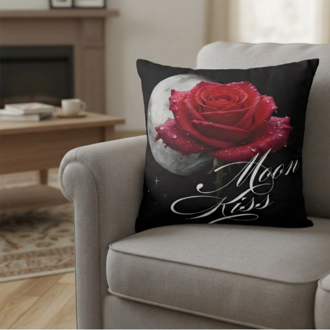 Coussin Red Rose Moon Kiss Celestial  (Créateur téléchargé)