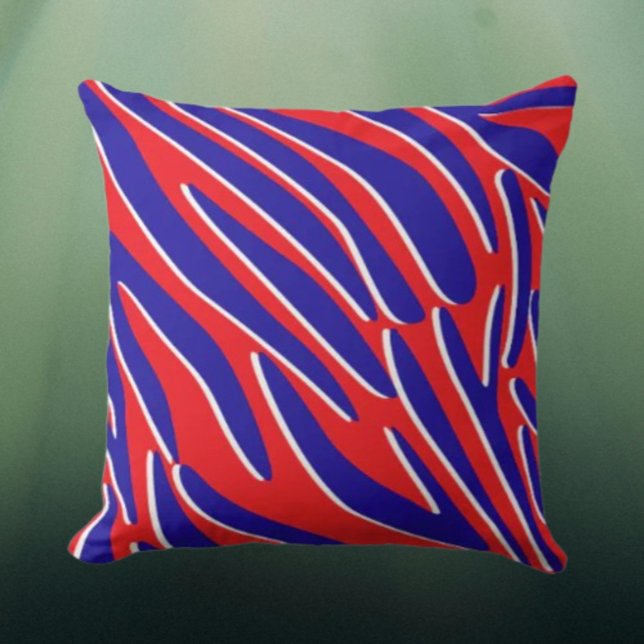 Coussin Red, White & Bold | Tiger Stripe Throw Pillow (Créateur téléchargé)