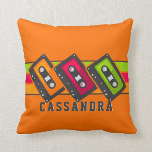 Coussin Rétro orange 80s nommée vintage d'enregistreur 