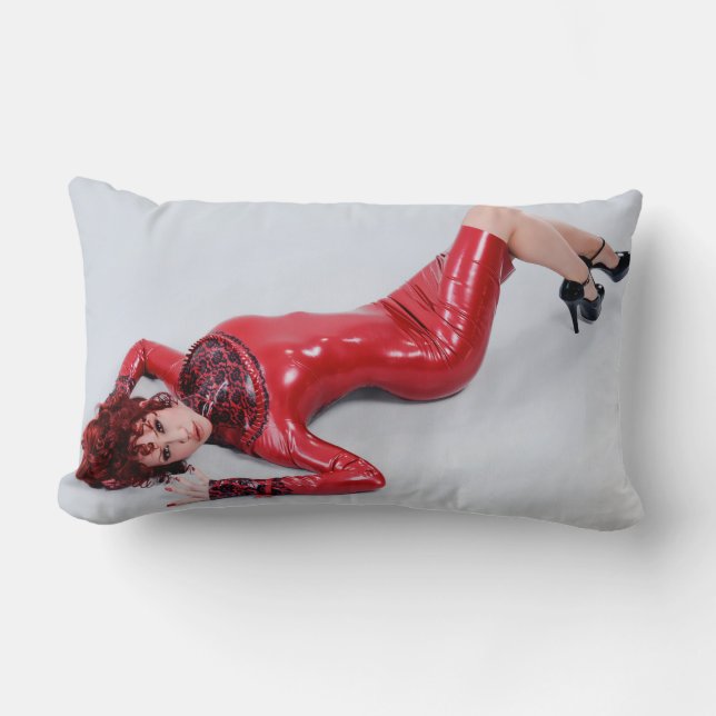 COUSSIN - ROBE ROUGE de LATEX - Bianca Beauchamp (Recto)