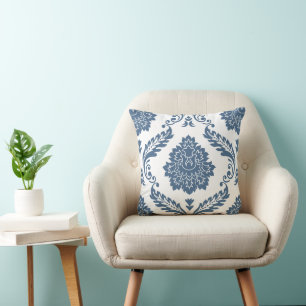 Coussin Rococo Damassé Grand Motif Bleu sur Blanc
