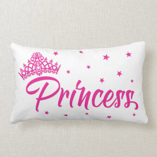 Coussin rose de princesse avec le diadème