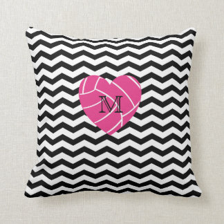 Coussin rose de volleyball de coeur de monogramme
