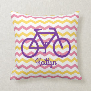 Coussin rose et jaune Chevron avec Vélo violet