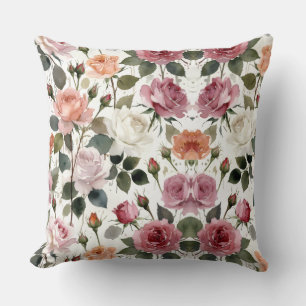 Coussin Roses à l'aquarelle avec une douce lueur romantiqu
