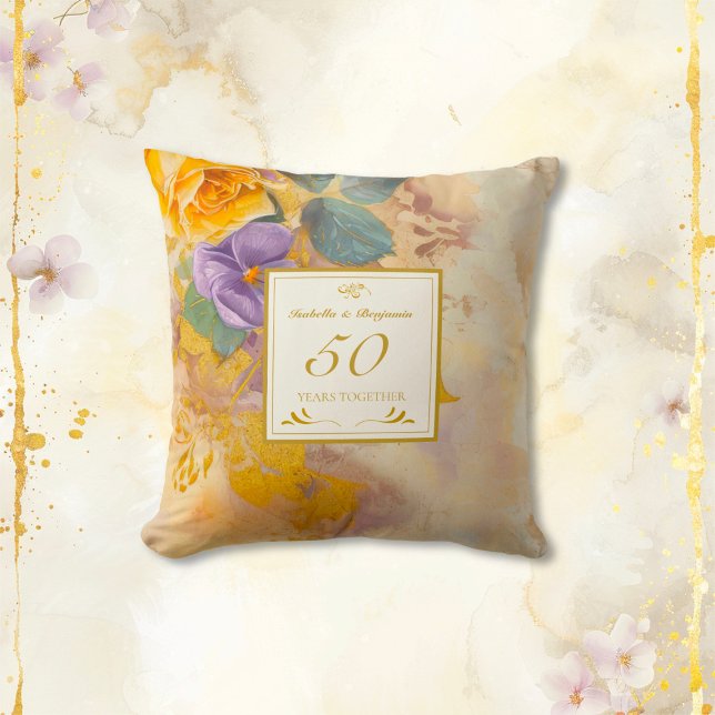 Coussin Roses d'Or Violettes 50e Anniversaire de Mariage (Gold Roses and Violets 50th Wedding Anniversary throw pillow)