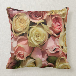 Coussin Roses et lathyrus du Jardin Rose