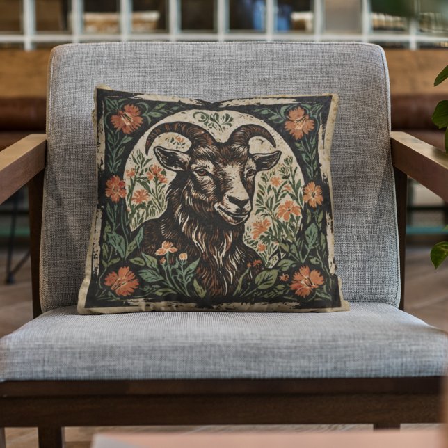 Coussin Russe Art Nouveau Farmhouse Chèvre Accent Floral (Créateur téléchargé)