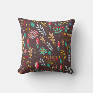 Coussin Rustic Autumn Wildflower Meadow on Chocolate Brown