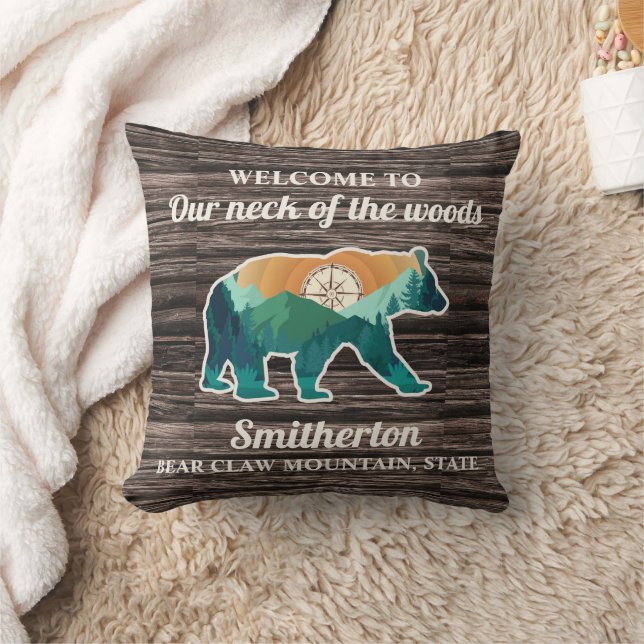 Coussin Rustic Bear Mountains Compass Nom de famille Bienv (Couverture)