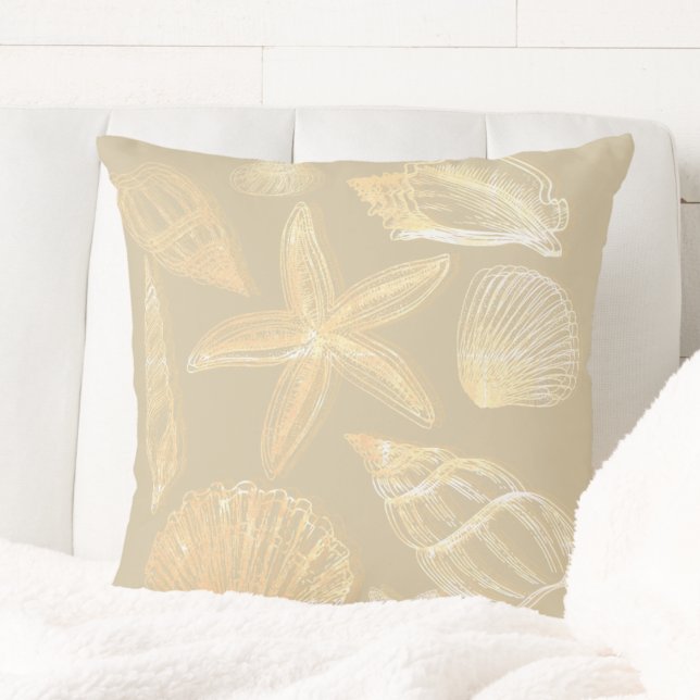 Coussin Sable Neutre Tan Beige Seashell Shells Beach House (Shells starfish beach coastal beige tan sand summer home decor elegant neutral throw pillow)