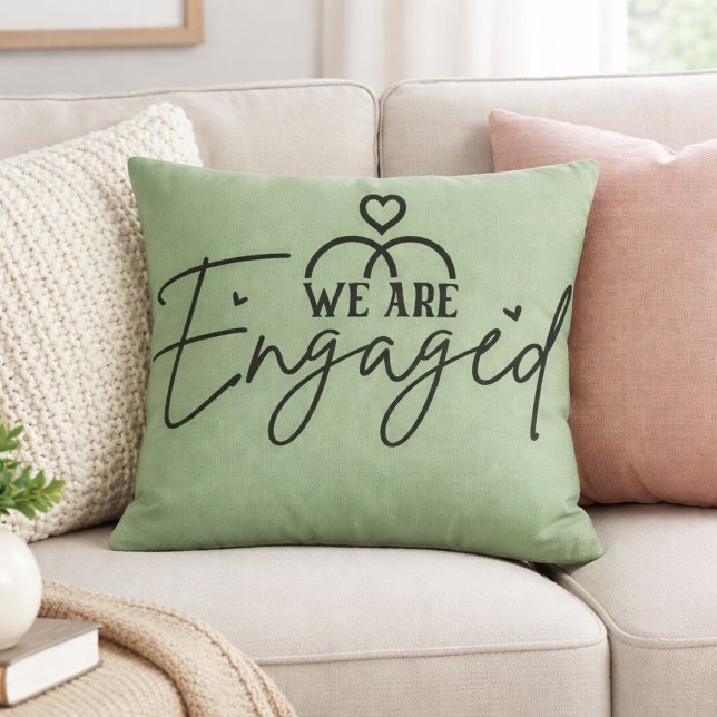 Coussin  Sage Green  Engagement Announcement Decorative (Créateur téléchargé)