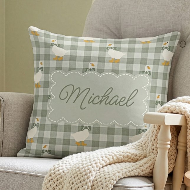 Coussin Sage Green Gingham Goose Custom Name Nursery  (Créateur téléchargé)