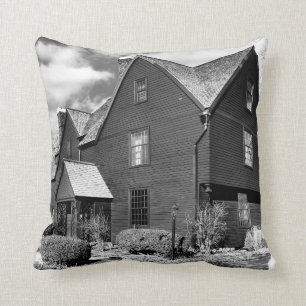 Coussin Salem historique - Chambre de sept pignons
