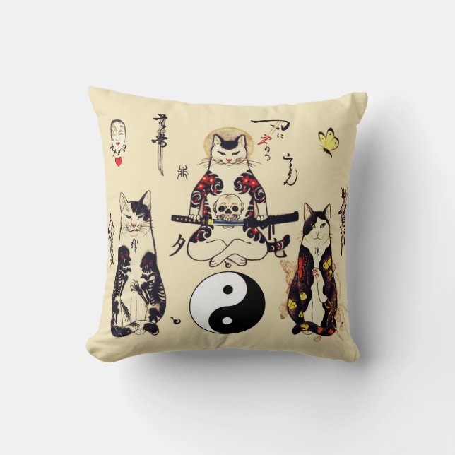 COUSSIN SAMURAI CHAUSSURES EN SKULL, SKELETON, TATOS BOUTT (Recto)