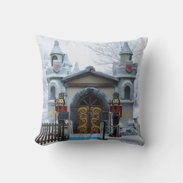 Coussin Santas Grotto et Nutcracker Guards (Recto)