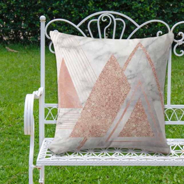 Coussin scandinave chic rose or géométrique marbre blanc (scandinavian chic rose gold geometric white marble outdoor pillow)