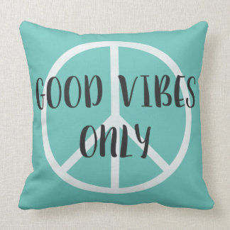Coussin Signe de paix de Good Vibes seulement avec des