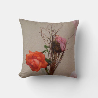 Coussin sombre de rose de La