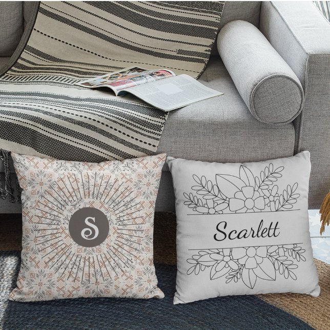 Coussin Style mystique monogramme personnalisé Boho (Créateur téléchargé)