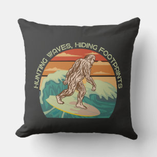 Coussin Surf Bigfoot Chasse Vagues Cachant les empreintes