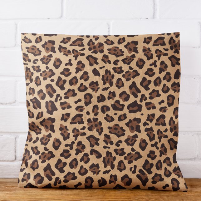 Coussin Tache de léopard marron et bronzée moderne (Modern Tan and Brown Leopard Spot Outdoor Pillow)