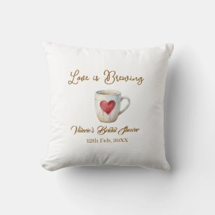 Coussin Tasse à café blanche Love is Brewing cœur mariage