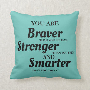 Coussin Télé Noir Inspirant Plus courageuse Plus forte Plu