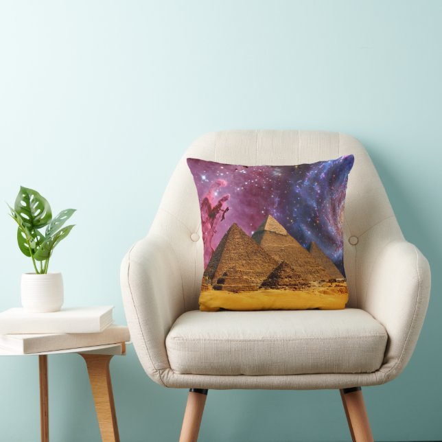 Coussin tempête cosmique au-dessus de l'égypte (Chaise)