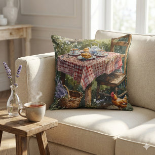 Coussin Thé matinal dans un jardin de cottage aquarelle