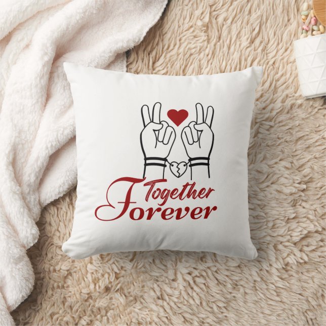 Coussin “Together Forever – Romantic Valentine’s Day Coupl (Couverture)