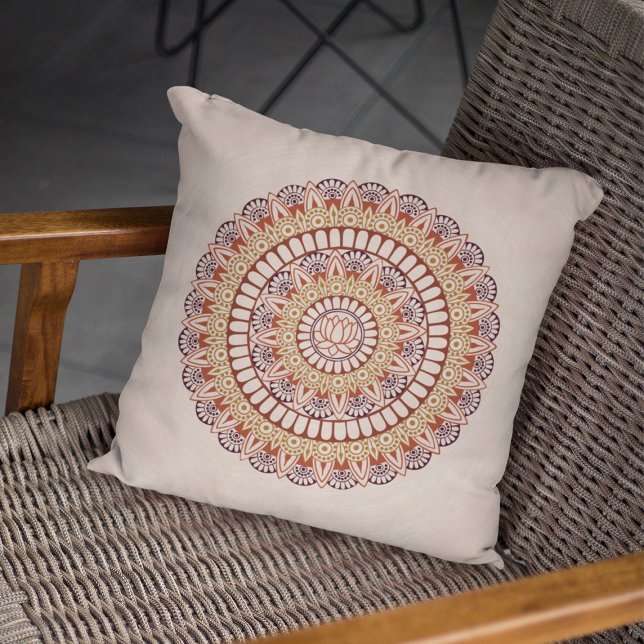 Coussin Tons Terre Chaude Lotus Henna Mandala (Créateur téléchargé)