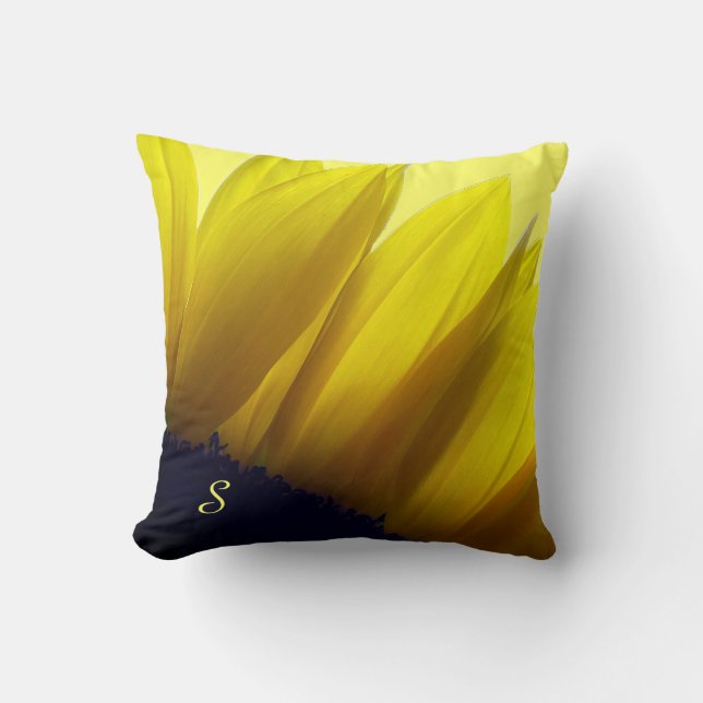 Coussin Tournesol décoré d'un monogramme (Recto)