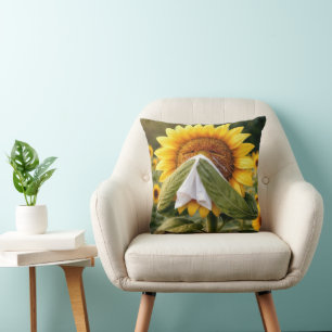 Coussin Tournesol éternuant dans un mouchoir