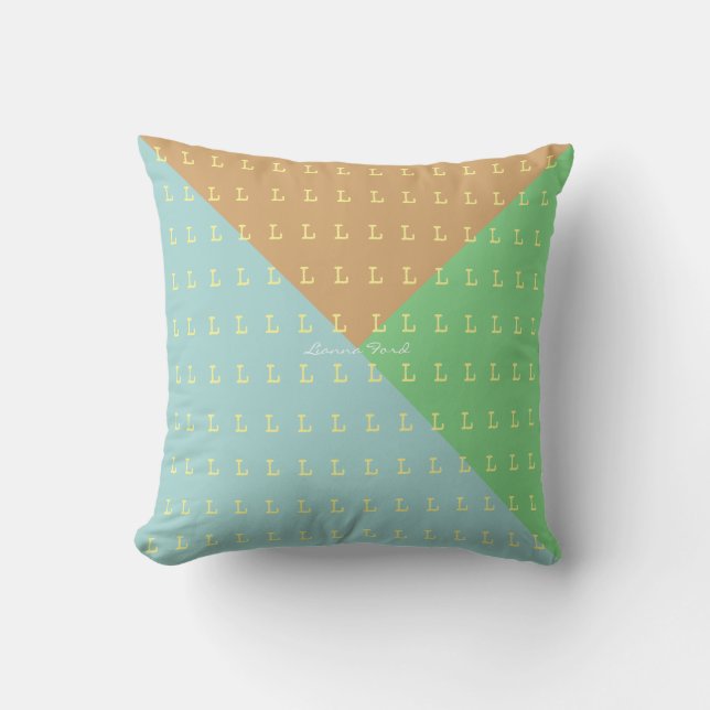 Coussin triangles géométriques avec motif des initiales (Recto)