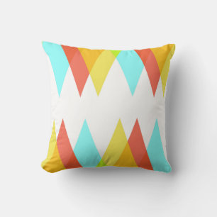 Coussin Triangles jaunes, rouges et bleus cadets