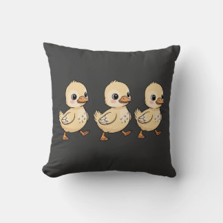 Coussin Trois colliers marchant dans une rangée - mignon