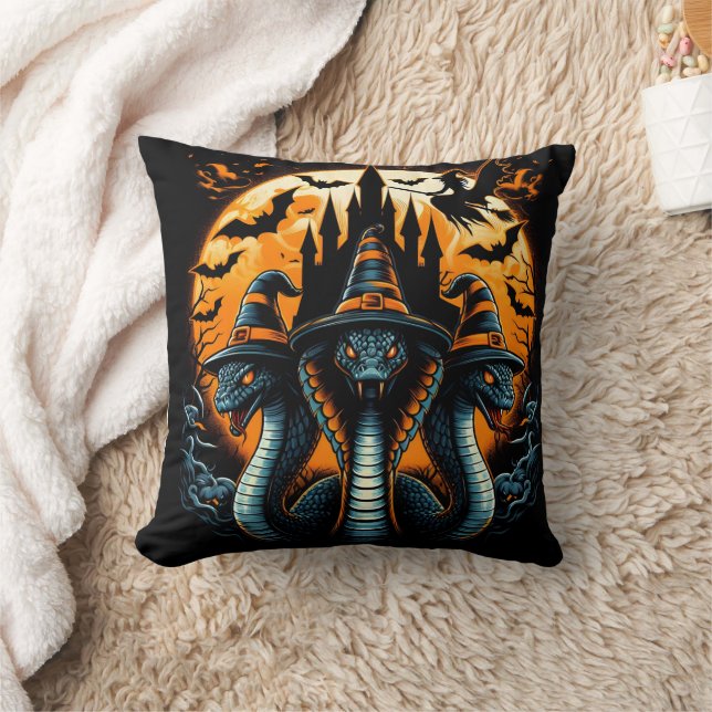 Coussin Trois serpents de sorcière-casquette sous une plei (Couverture)
