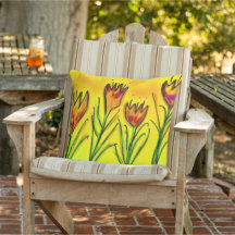 Tulipes rouges dans le jardin