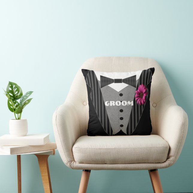 Coussin Tuxedo de Pink Gerber Daisy Groom (Chaise)