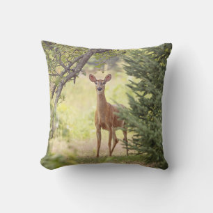 Coussin Un cerf solitaire