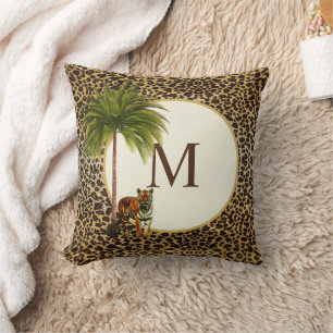 Coussin Un tigre debout sur un monogramme motif léopard
