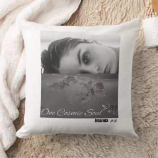Coussin Une âme cosmique sous l'eau Rêveur Océan Surréalis