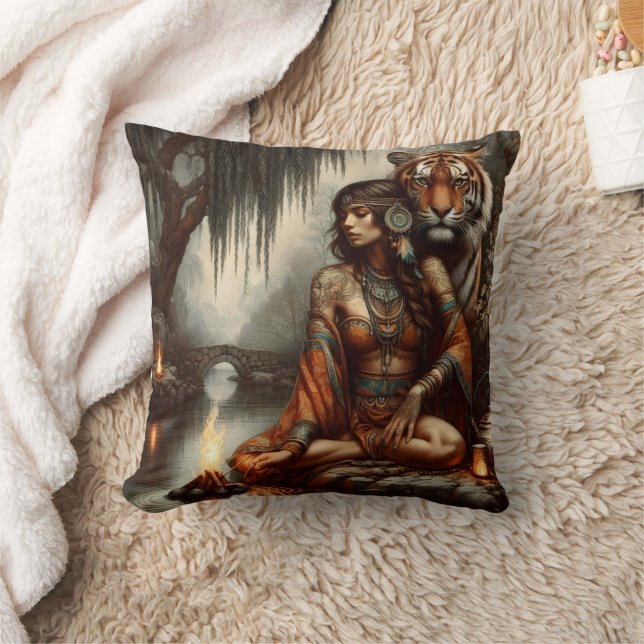 Coussin Une Américaine d'origine méditant par l'eau (Couverture)