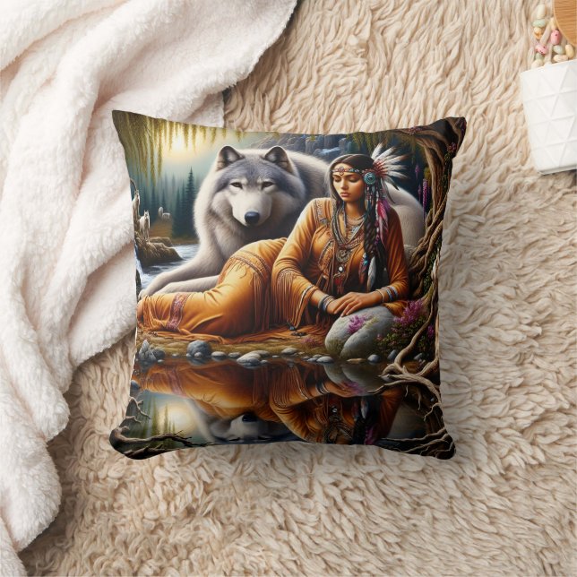 Coussin Une Américaine D'Origine Se Repose Avec Le Loup Pa (Couverture)