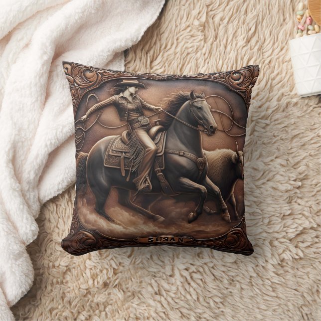 Coussin Une femme en train de rouler sur un cheval dans un (Couverture)