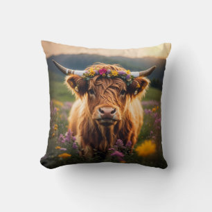 Coussin Vache Highland Avec Couronne Fleur Colorée