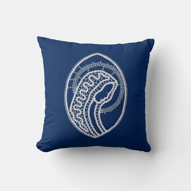 Coussin Vierge Marie, dentelle blanche, bleu marine (Recto)