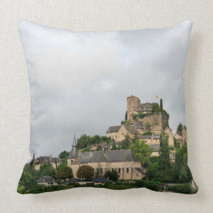 Coussin Village de Turenne en France